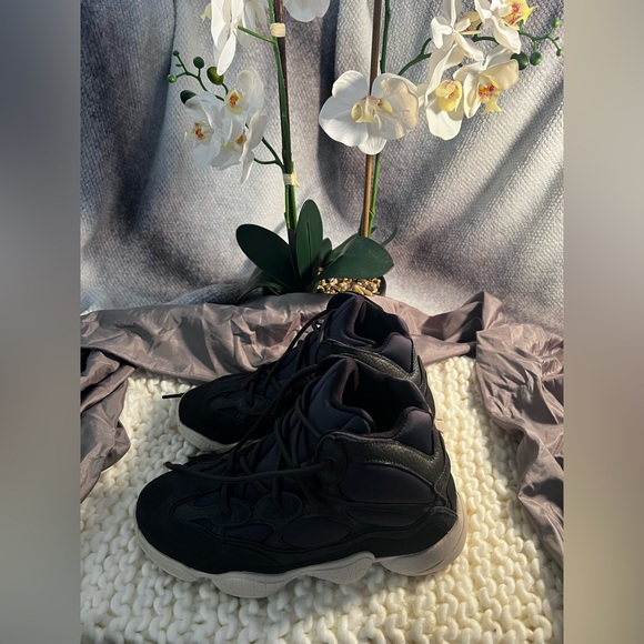 Size 7 gently worn, Slate gray YEEZY 500 High Sneakers - Picture 6 of 15